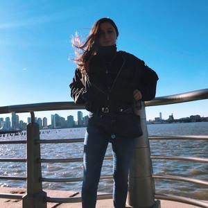 Meet your Posher, Maliea